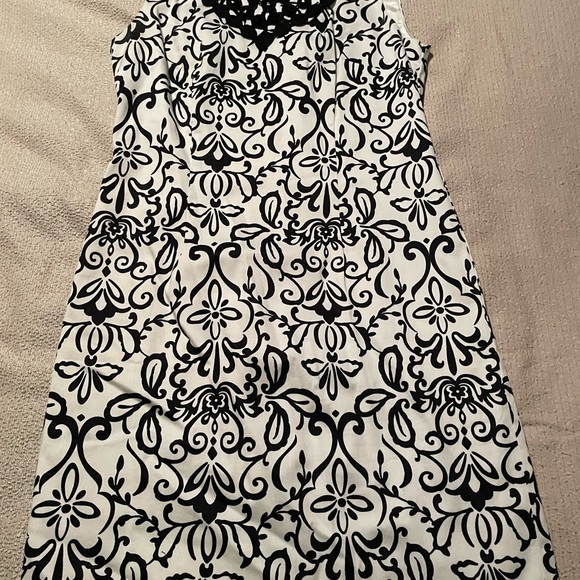 Studio I Elegant White Dress - Picture 5 of 7